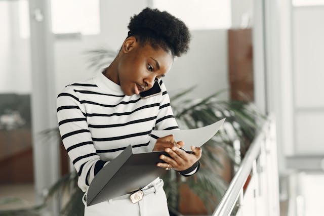 social media, social media branding, build a brand on social media, social media marketing strategy, social media content strategy, brand voice, visual identity branding, social media audience engagement, business branding online, social media growth strategy