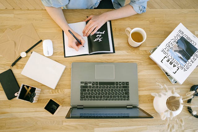business consultant, what a business consultant does, hire a business consultant, small business consultant, business growth consultant, consultant for startups, improve business profits, business strategy consultant, operational consultant, expert business advice