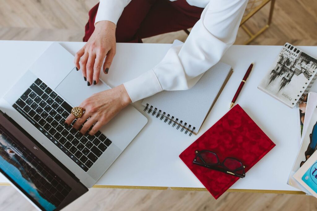 ChatGPT, ChatGPT prompts, social media content, AI content creation, content marketing, social media marketing, Instagram captions, Facebook posts, content calendar, AI writing, prompt engineering, digital marketing, content strategy, single mom, social media engagement
