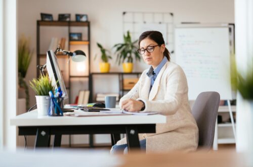 business plan, how to write a business plan, startup planning, business strategy, market research, target audience, financial planning, small business, entrepreneurship, business goals, marketing strategy, operations plan, startup success, business growth, business development