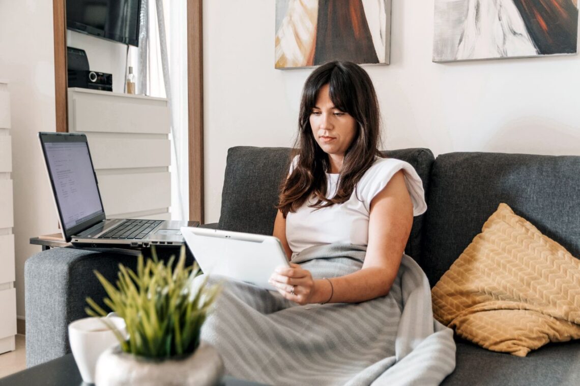 remote work, remote work productivity, time management, work from home, productivity hacks, time blocking, Pomodoro Technique, work-life balance, remote employee, home office, AI productivity, focus, organization, scheduling, remote career