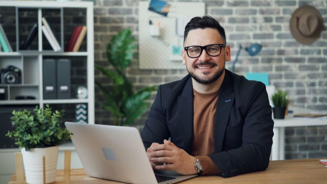small business, small business profitability, financial habits, business finances, cash flow management, business budgeting, small business expenses, business savings, financial management, profitable business, business financial planning, entrepreneurship