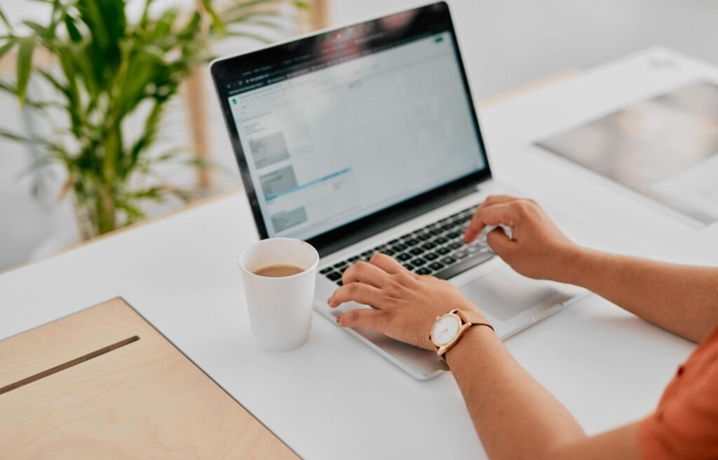 small business, small business profitability, financial habits, business finances, cash flow management, business budgeting, small business expenses, business savings, financial management, profitable business, business financial planning, entrepreneurship